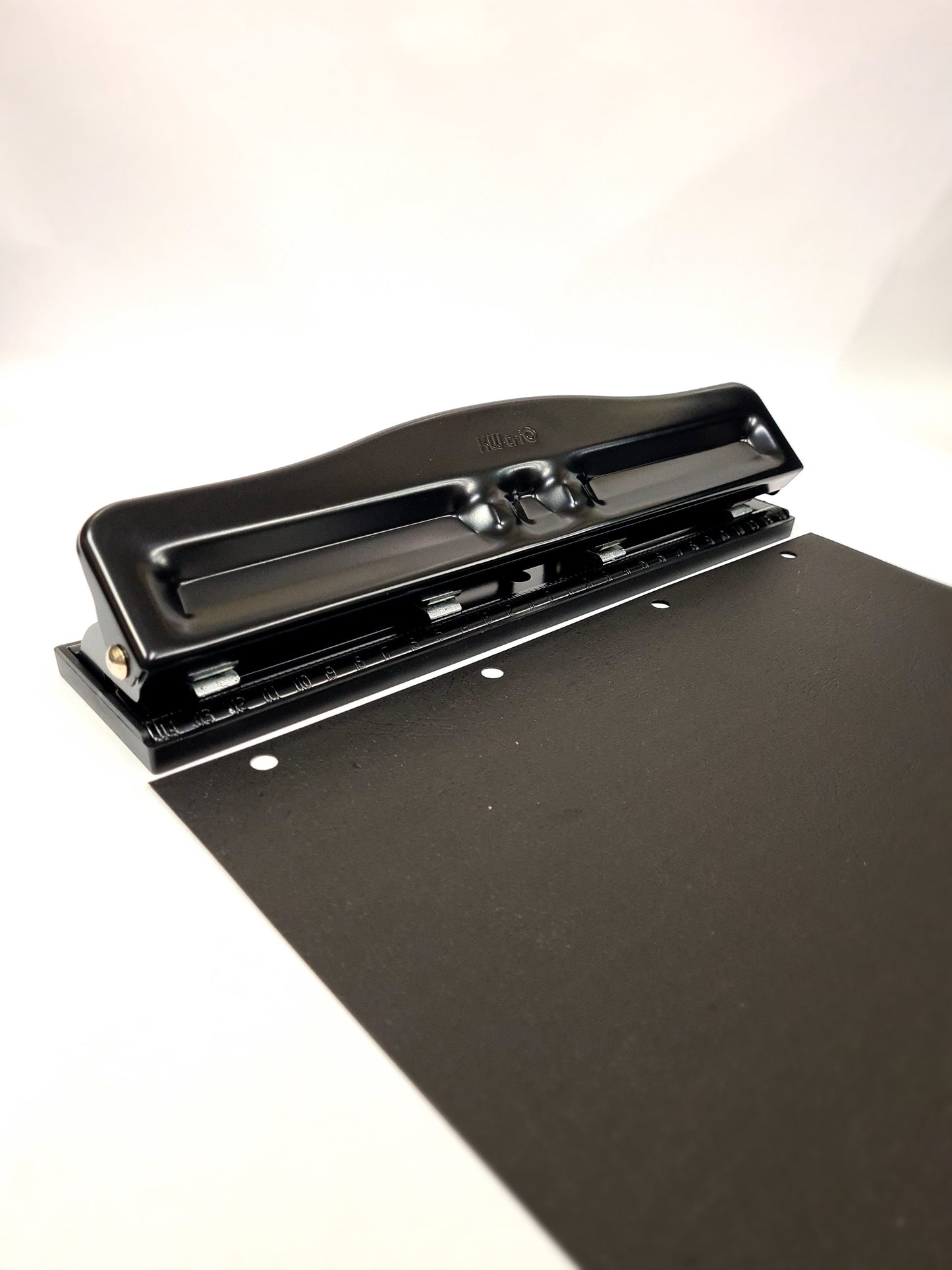 KW-TRIO 4-HOLE PAPER PUNCHER 10 SHEETS